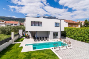 Luxury Villa Split Lady 2 with private pool near the beach in Split - Kastel Kambelovac